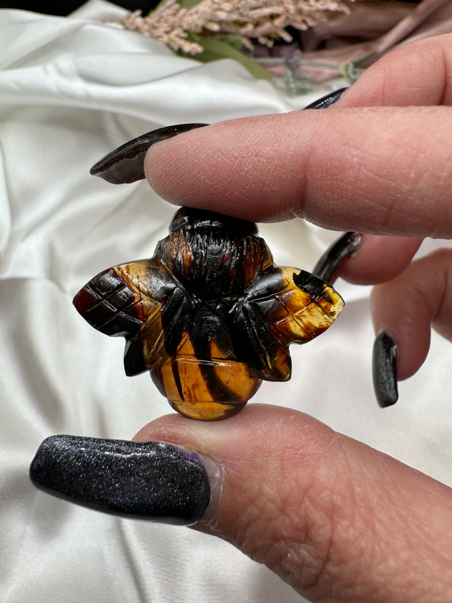 Amber Bumblebee Carvings (UV Reactive)-Earth Fairy Holistics